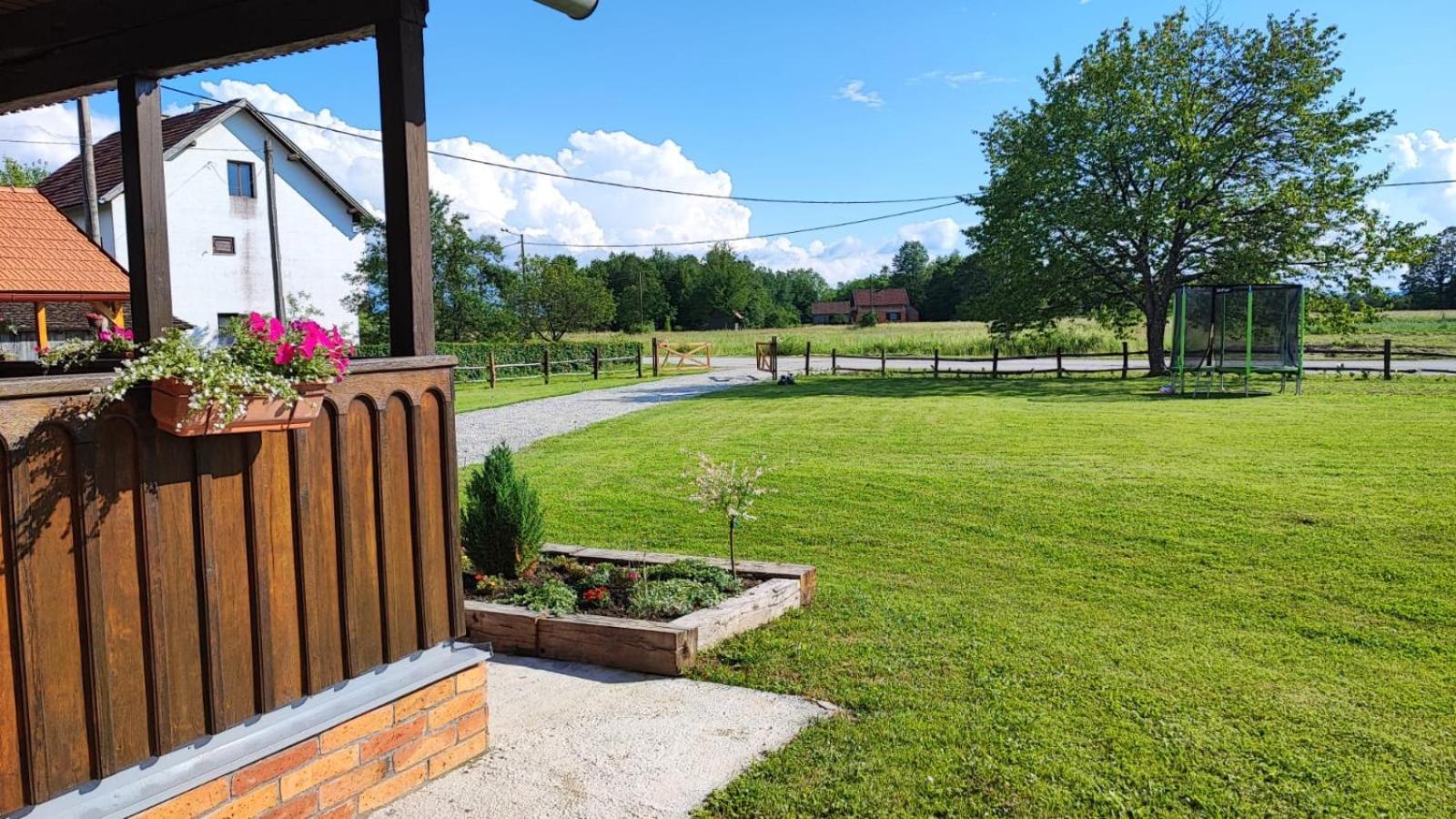 Villa Kuca Za Odmor Jopi I Mare Topusko Exterior foto