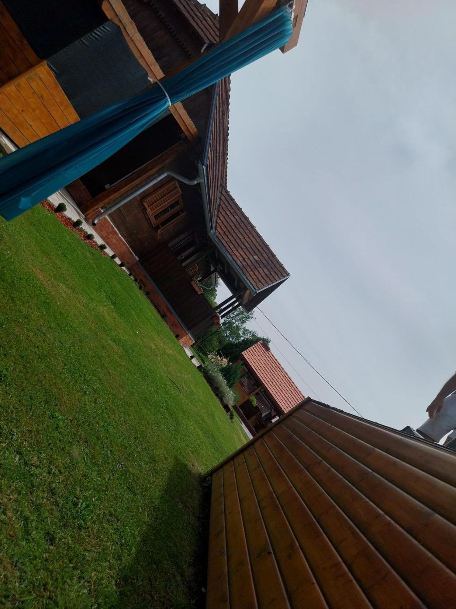Villa Kuca Za Odmor Jopi I Mare Topusko Exterior foto